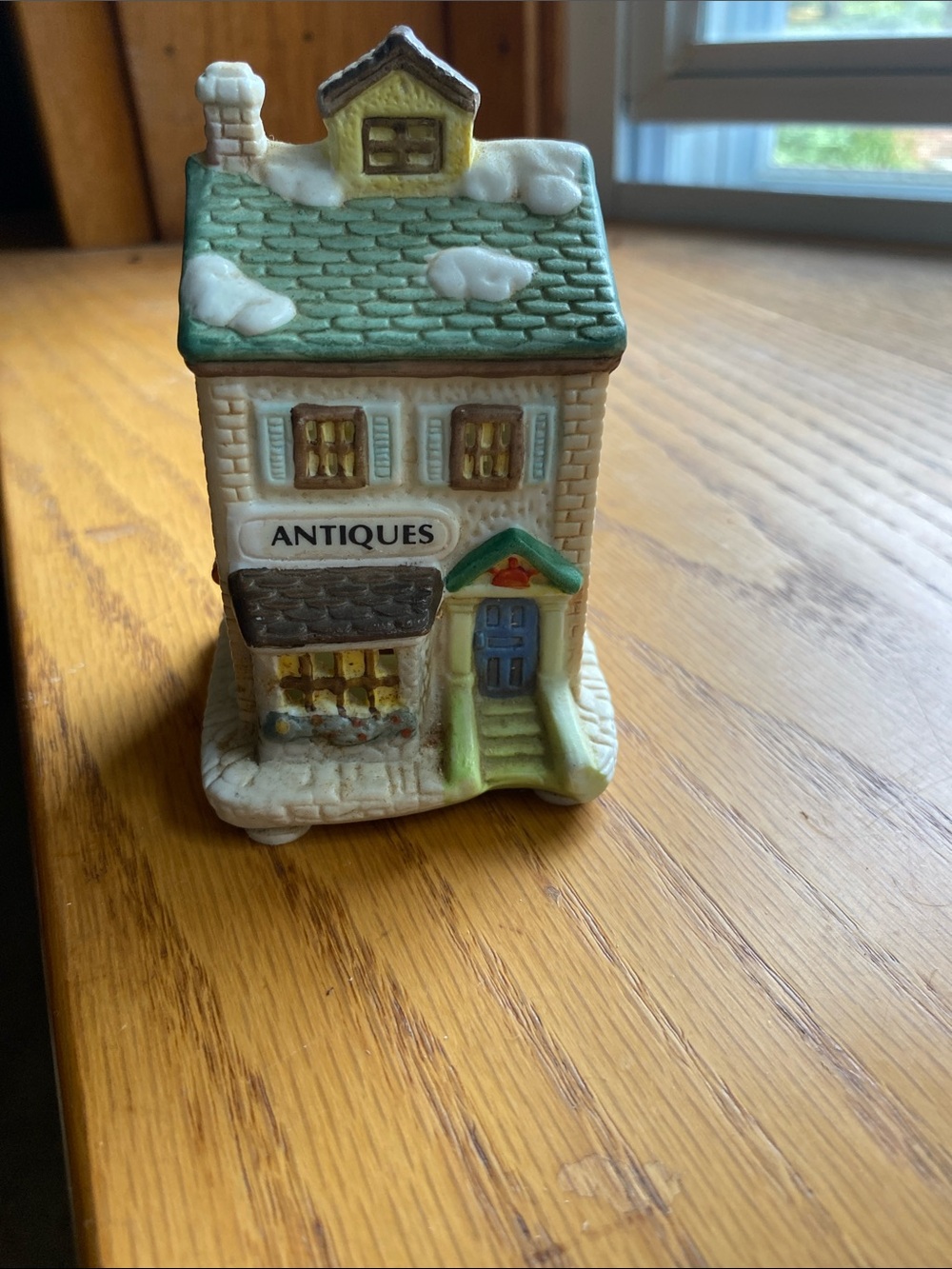 Miniature Antiques Shop Ceramic Figurine - Green Roof, Cream Walls